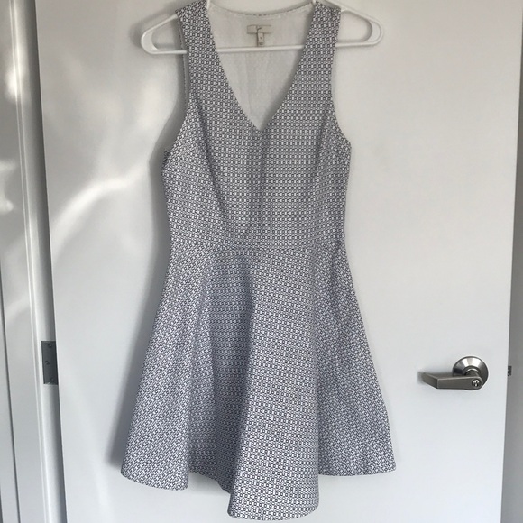 Joie - White Patterned Fit and Flare Dress - Picture 3 of 6